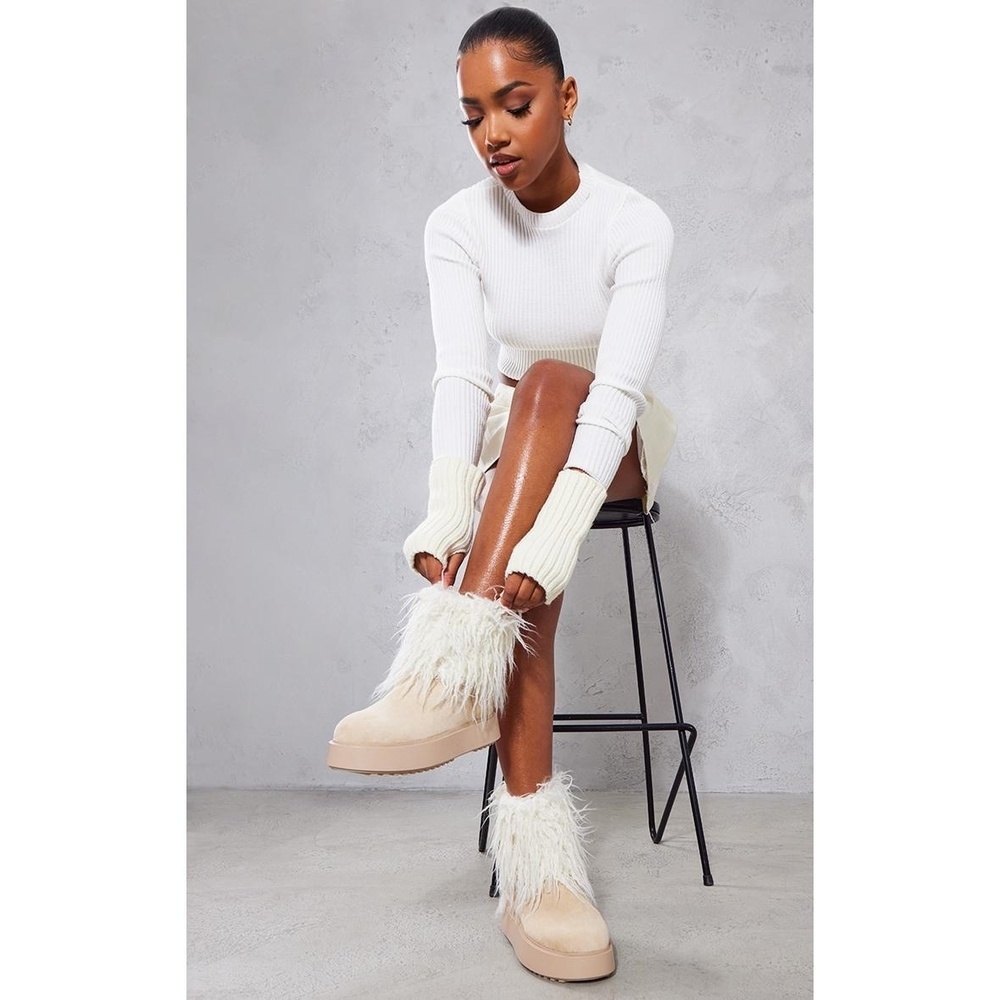 NWT PrettyLittleThing Cream Faux Suede Faux Fur Platform Ankle Boots Womens Sz 9
